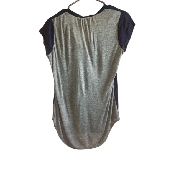 BABATON Women’s XXS Navy Grey Short Sleeve V-Neck Blouse - Picture 3 of 3